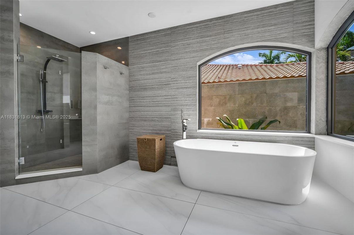 Bathroom, Free Standing Baths, Glass Shower, Interior, Recessed Lighting
