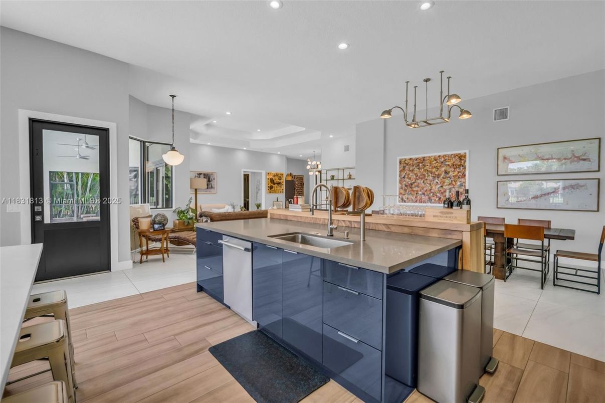 Dining room, Interior, Kitchen, Pendant Lights, Recessed Lighting, Wood Texture Flooring
