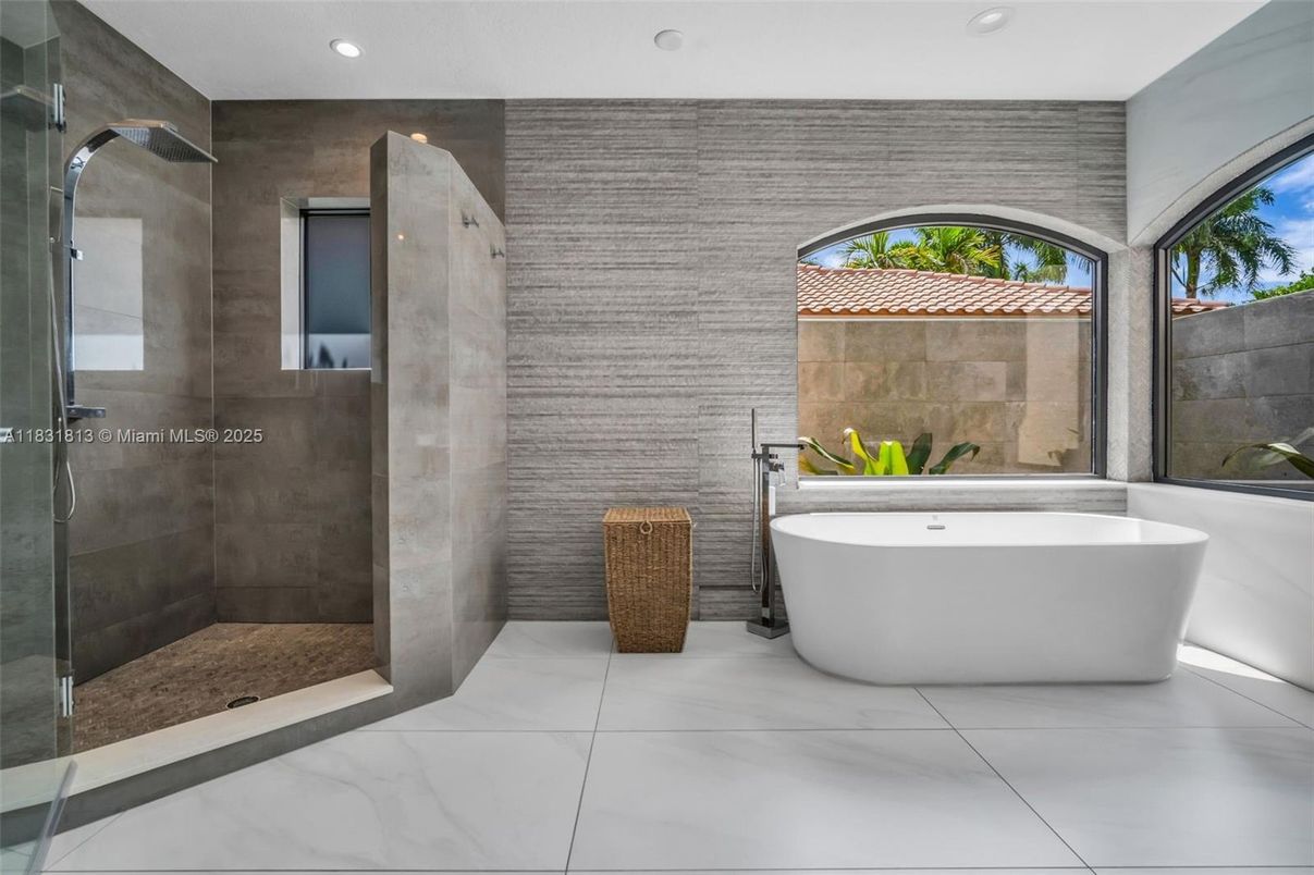Bathroom, Free Standing Baths, Interior, Recessed Lighting
