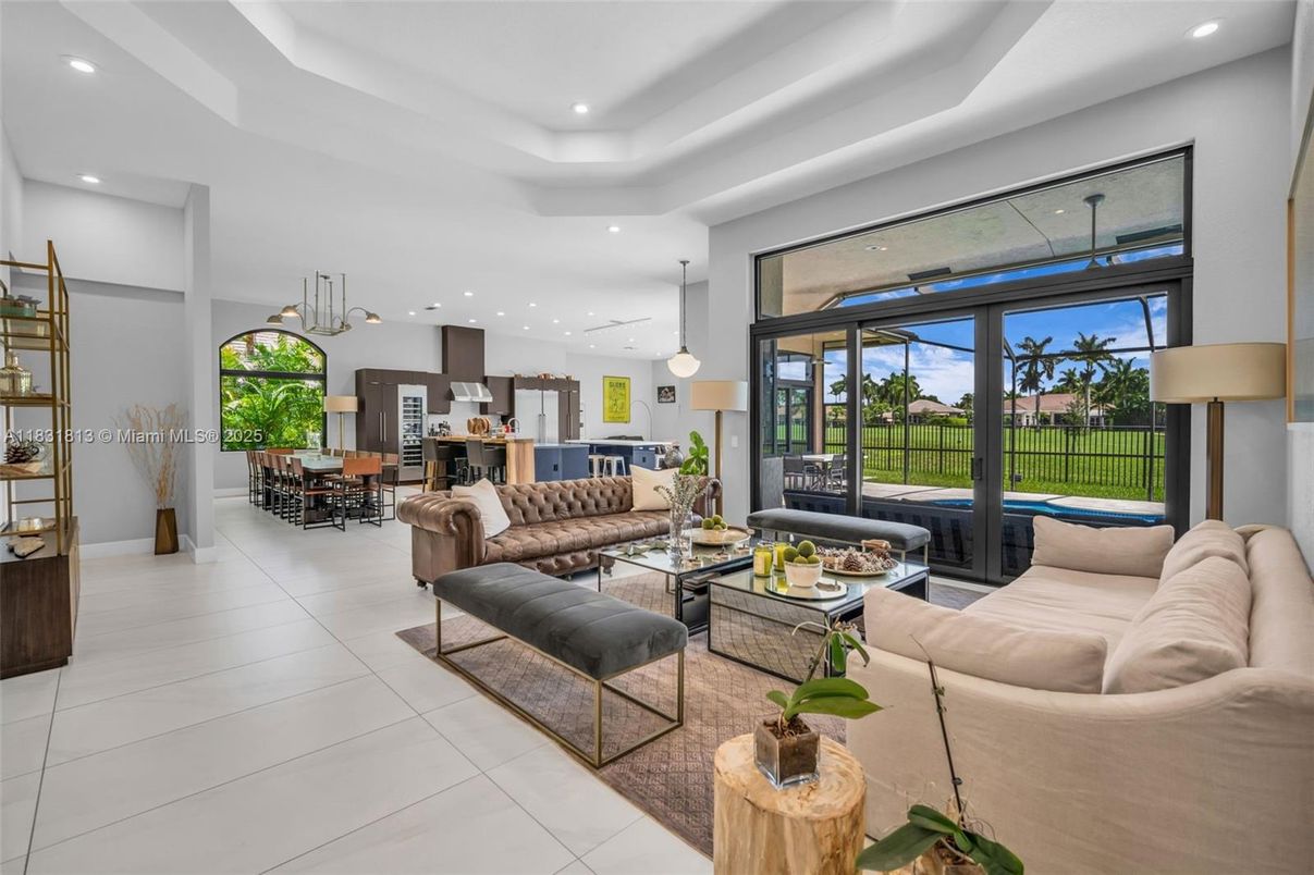 Dining room, Interior, Kitchen, Living room, Pendant Lights, Recessed Lighting, Stainless Steel Appliances