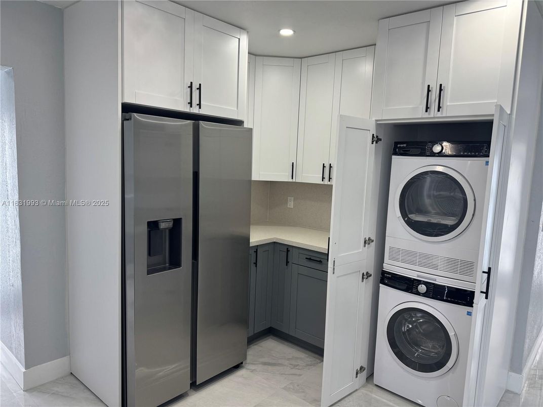 Interior, Marble, Recessed Lighting, Utility Closets, Washer