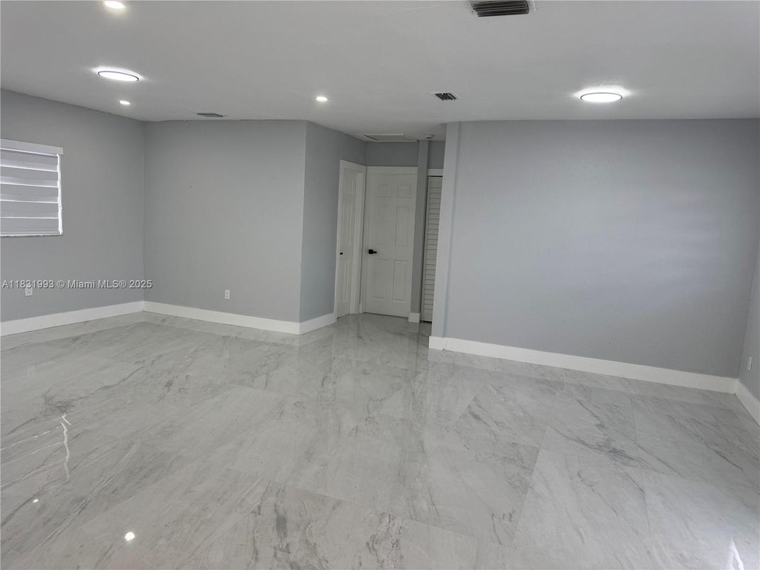 Empty room, Interior, Marble, Recessed Lighting