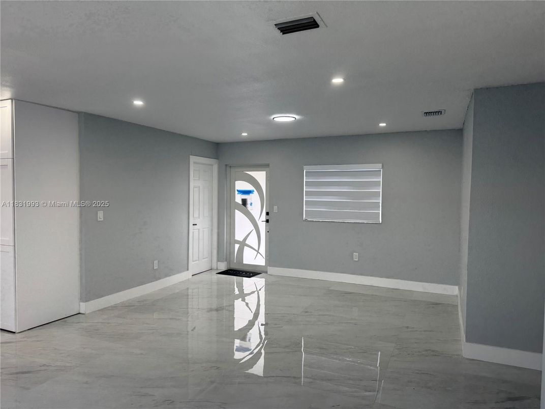 Empty room, Interior, Marble, Recessed Lighting