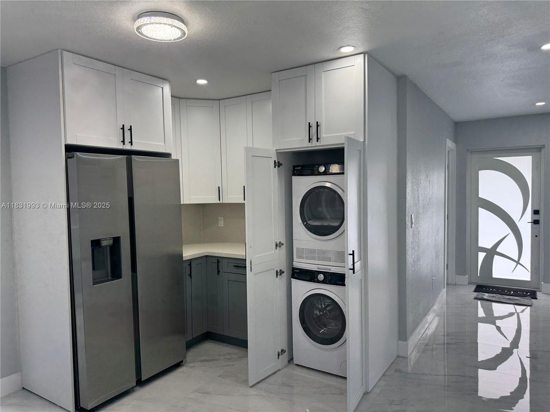 Interior, Kitchen, Marble, Recessed Lighting, Utility Closets, Washer