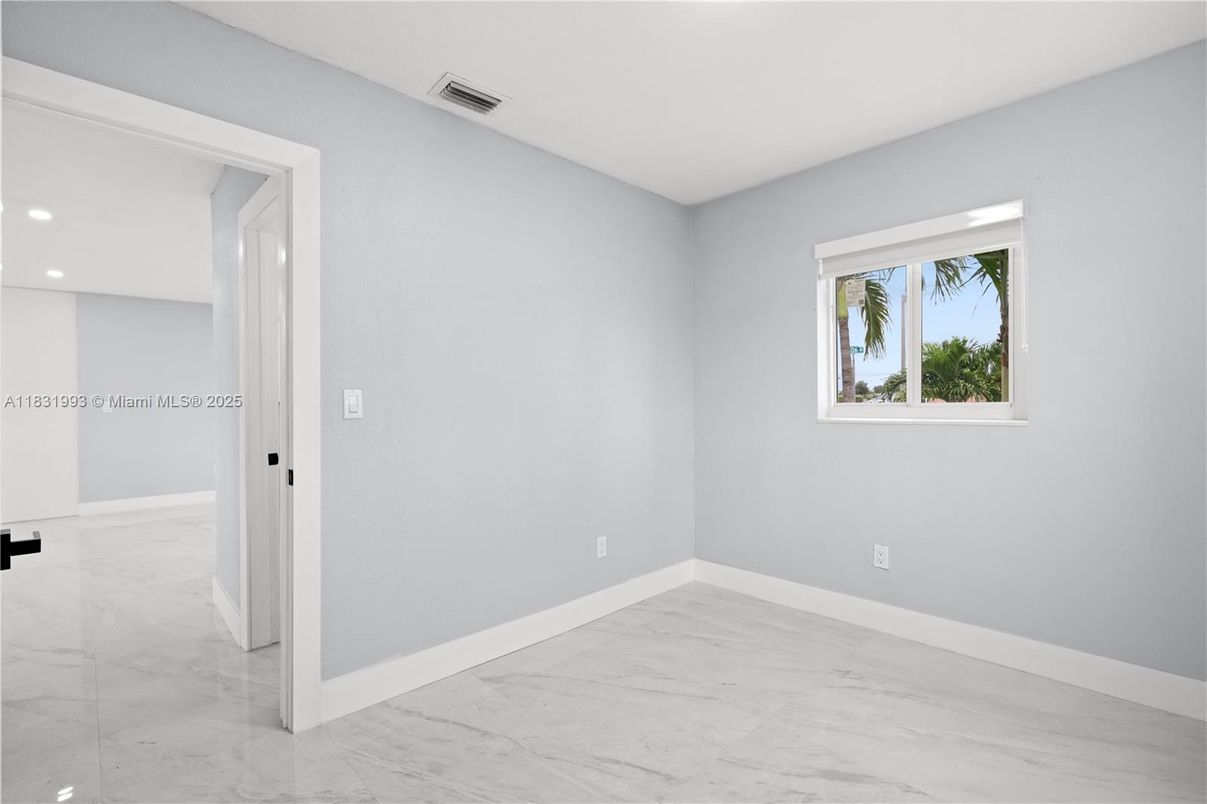 Empty room, Interior, Marble, Recessed Lighting