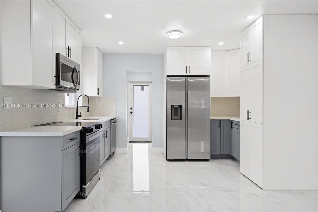 Interior, Kitchen, Marble, Recessed Lighting, Stainless Steel Appliances