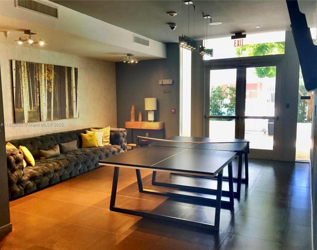 Game Room, Interior, Pendant Lights