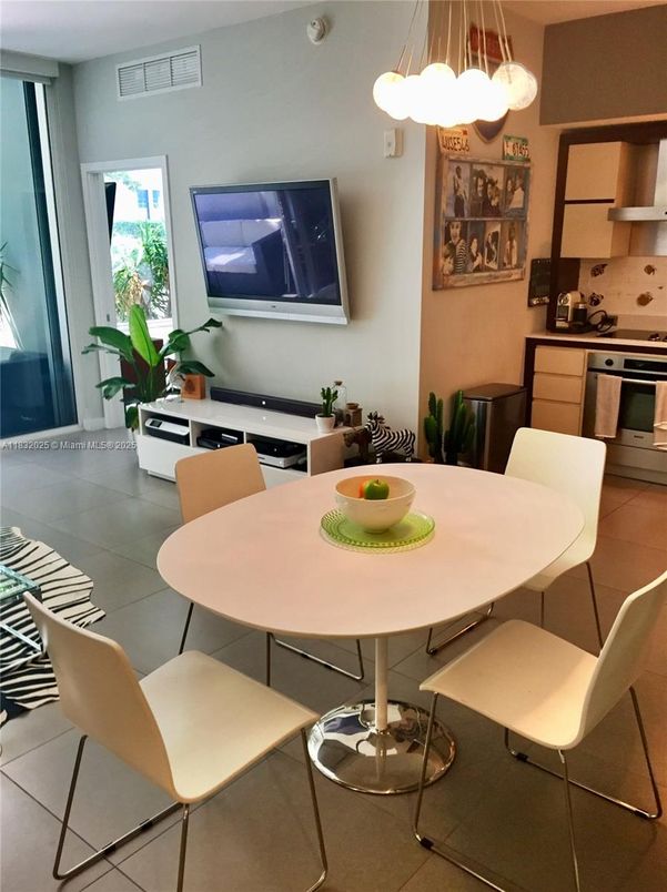 Dining room, Interior, Kitchen, Pendant Lights, Stainless Steel Appliances