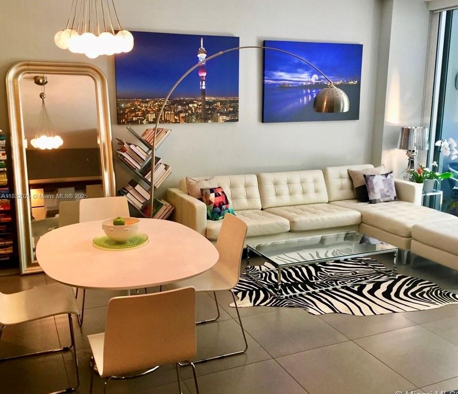 Dining room, Interior, Living room, Pendant Lights