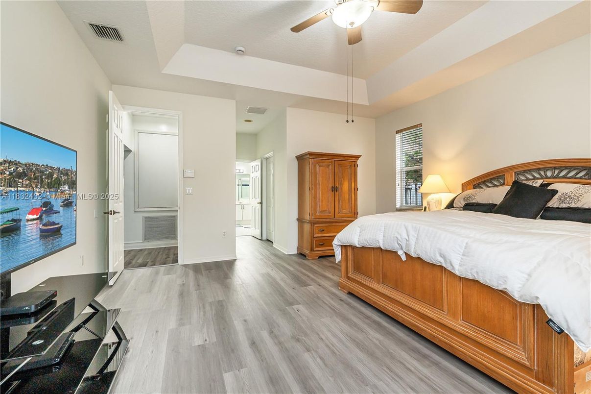 Bedroom, Interior, Water, Wood Texture Flooring
