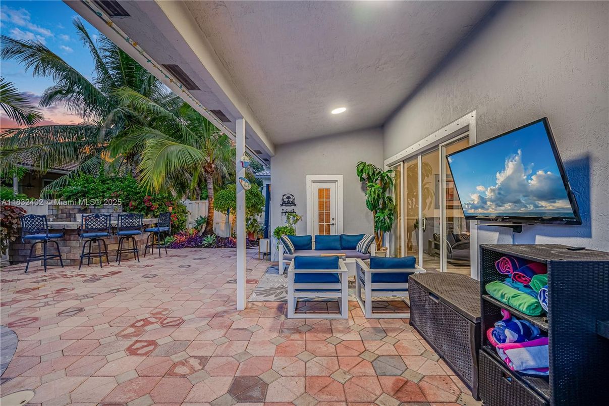 Exterior, Recessed Lighting