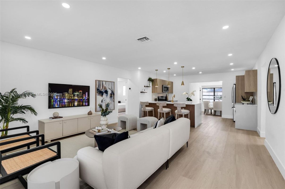 Interior, Kitchen, Living room, Pendant Lights, Recessed Lighting, Wood Texture Flooring