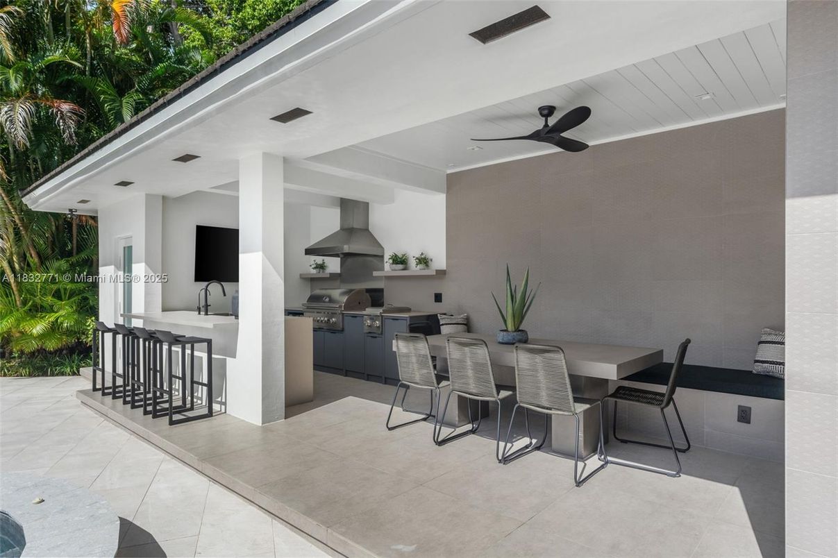 Exterior, Kitchen