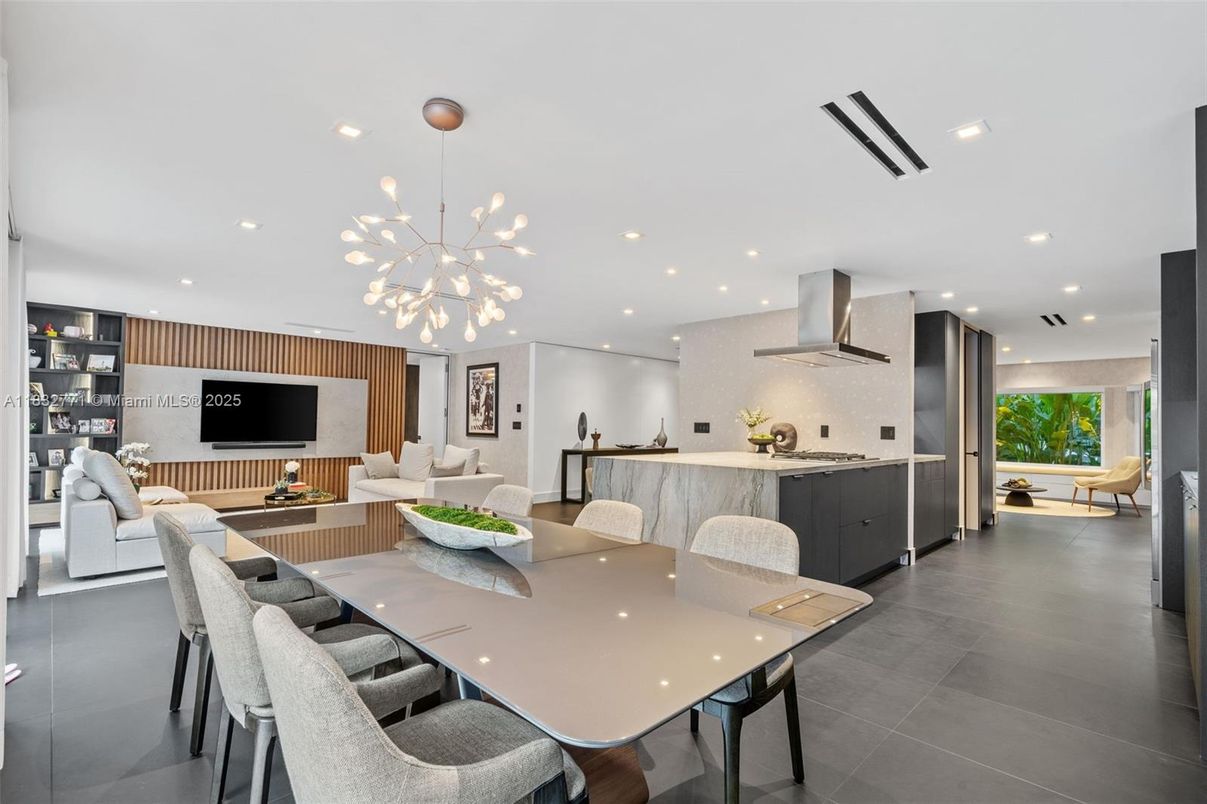 Dining room, Interior, Kitchen, Living room, Pendant Lights, Recessed Lighting