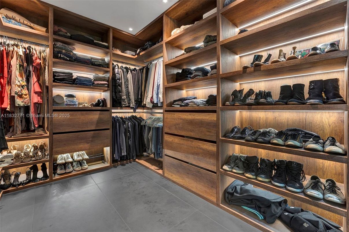 Interior, Recessed Lighting, Walk-in Closets