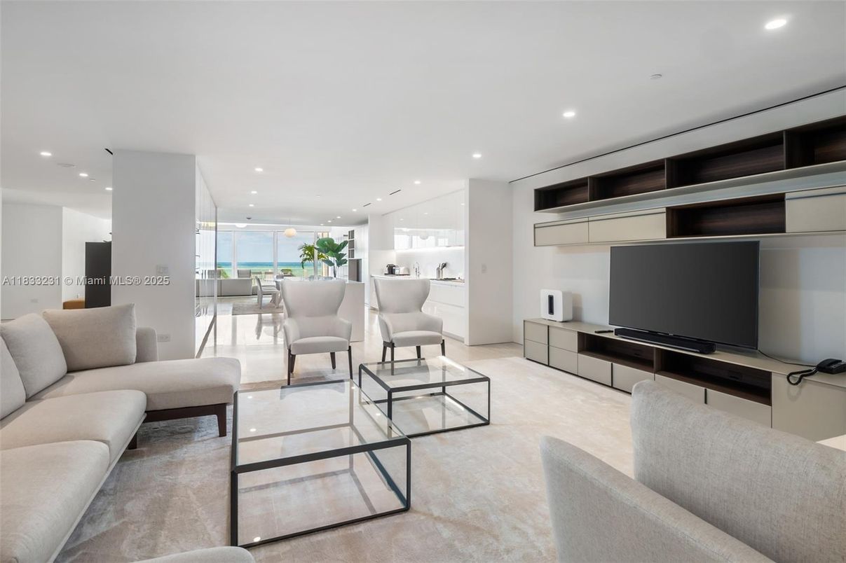 Dining room, Interior, Living room, Recessed Lighting, Water