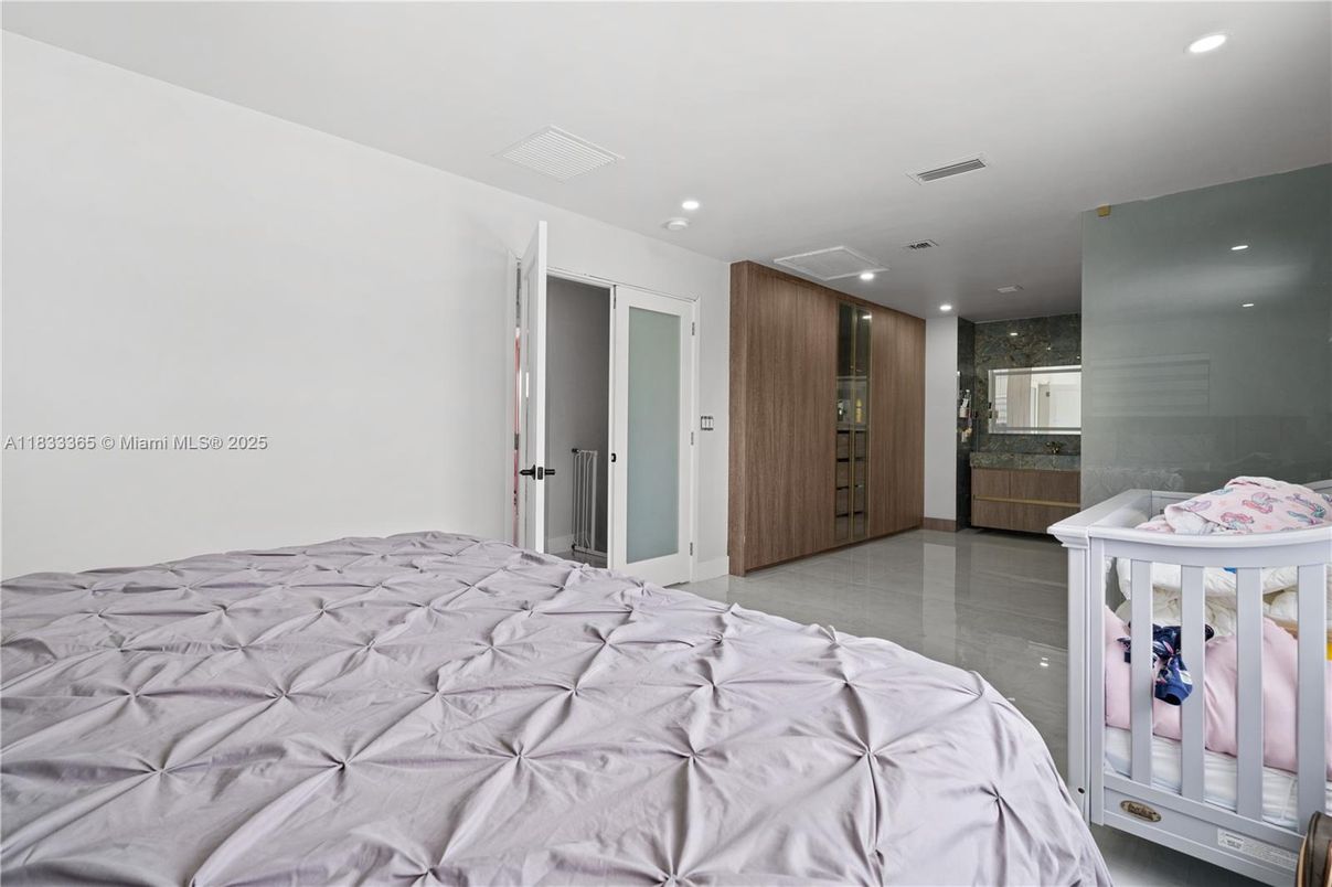 Bedroom, Interior, Recessed Lighting