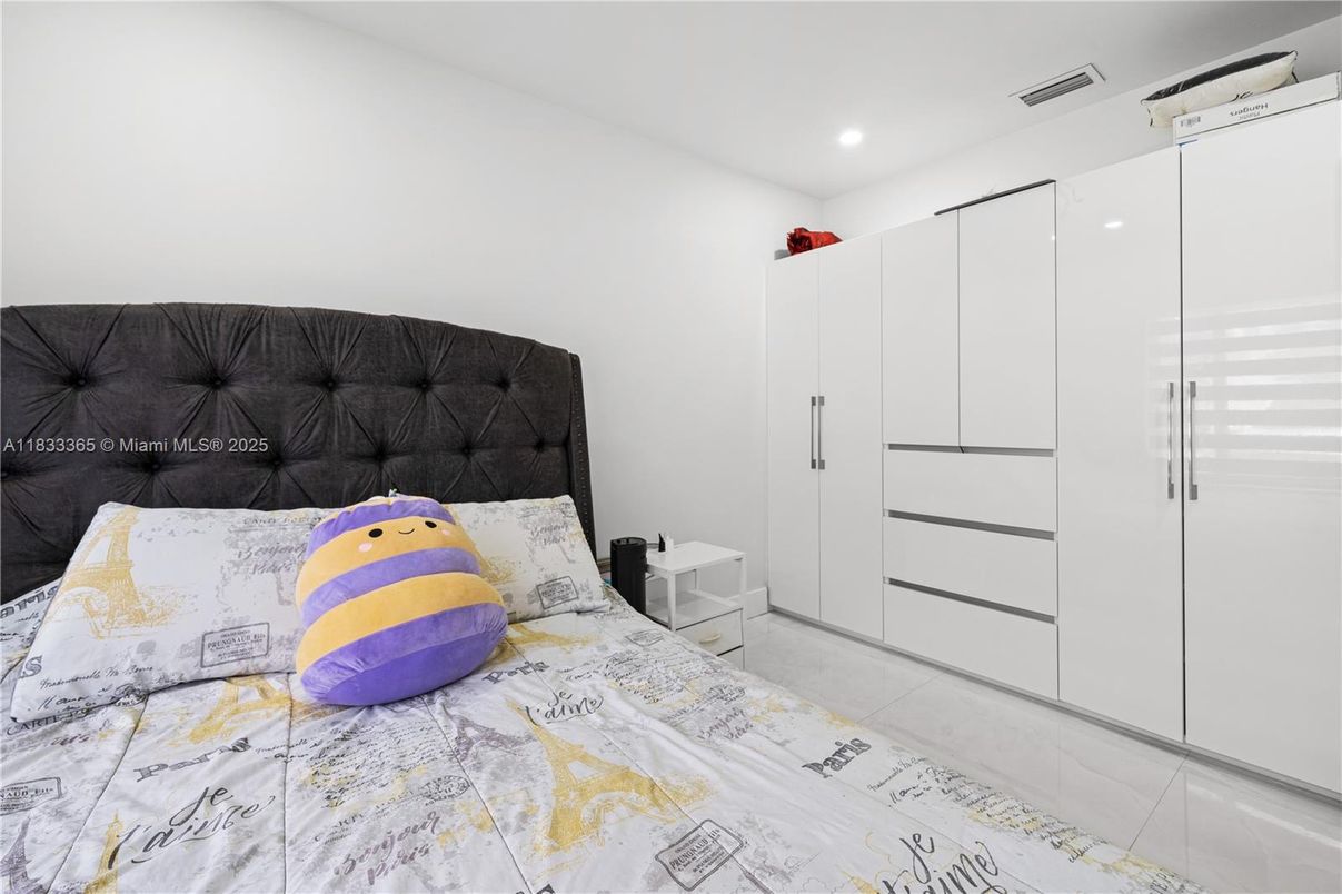 Bedroom, Interior, Recessed Lighting