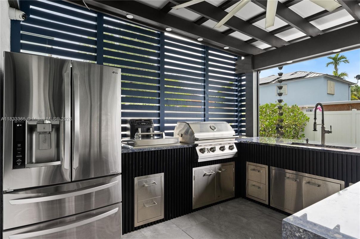Exterior, Stainless Steel Appliances