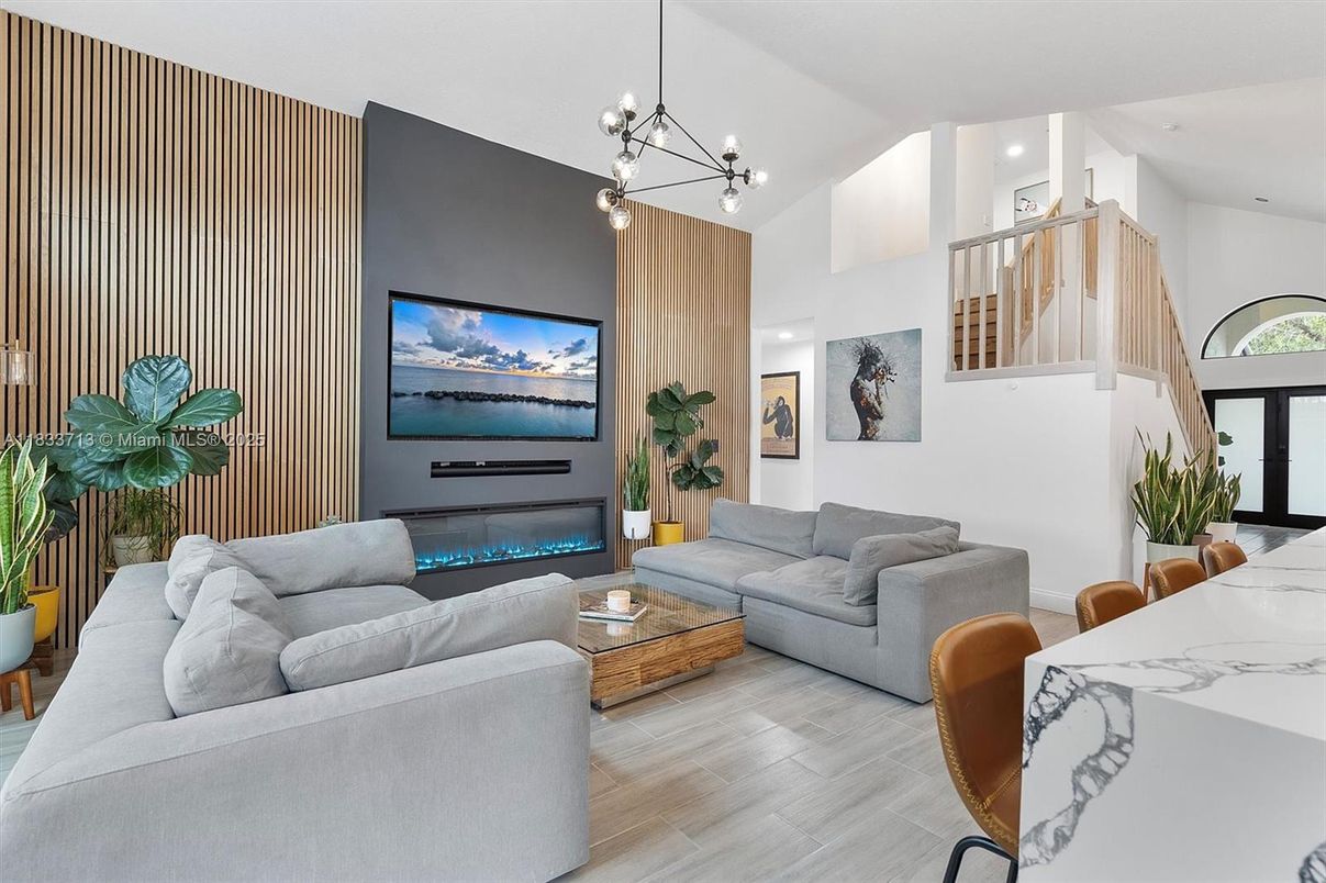 Dining room, Interior, Living room, Pendant Lights, Recessed Lighting, Wood Texture Flooring