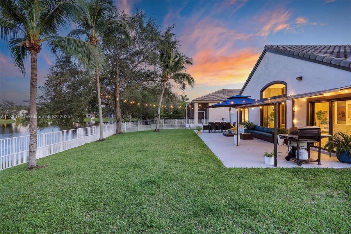 Backyard, Exterior, Water