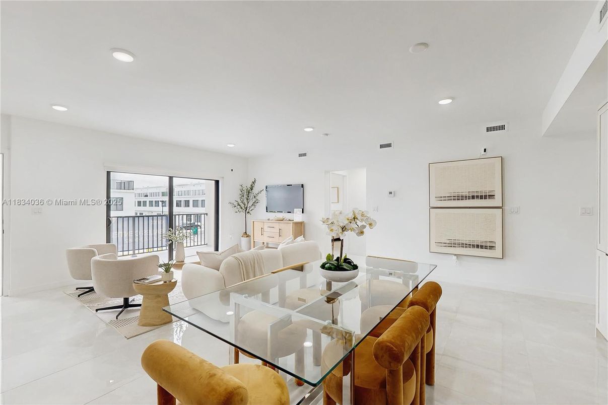 Dining room, Interior, Living room, Recessed Lighting