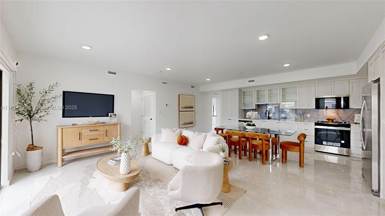 Dining room, Interior, Kitchen, Living room, Recessed Lighting, Stainless Steel Appliances