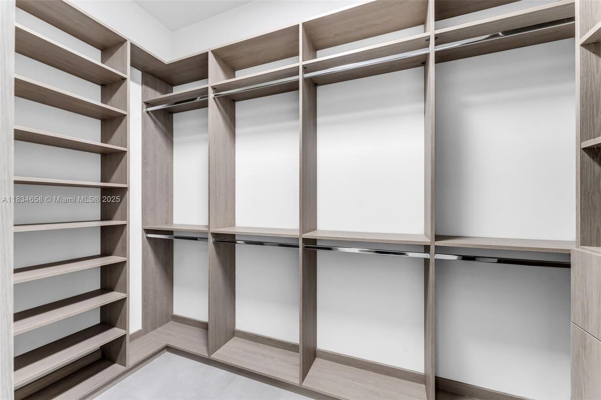 Interior, Walk-in Closets