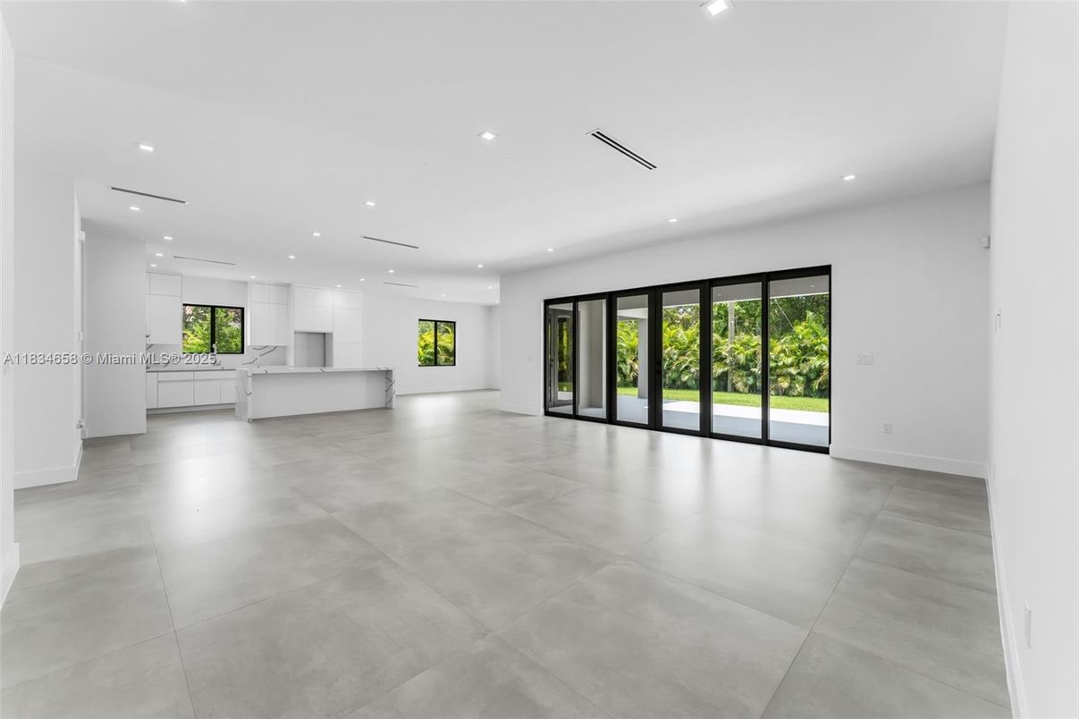 Empty room, Interior, Kitchen, Recessed Lighting