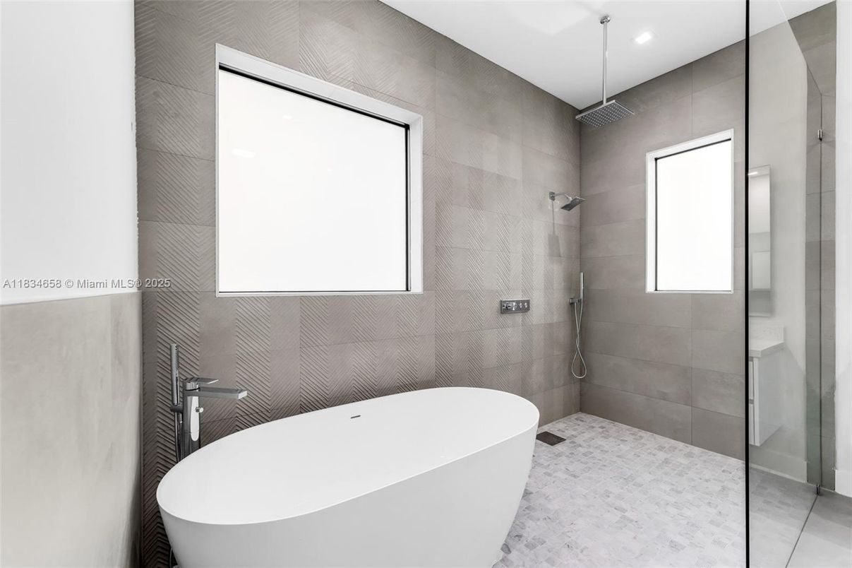 Bathroom, Free Standing Baths, Glass Shower, Interior, Recessed Lighting