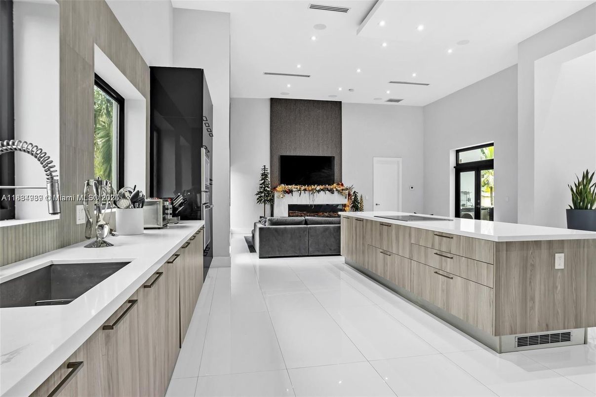 Fireplace, Interior, Living room, Recessed Lighting