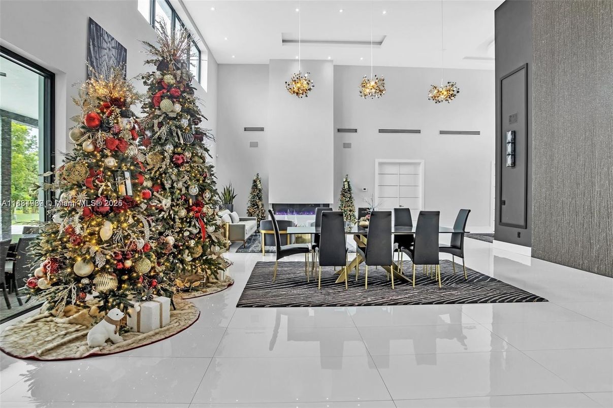 Chandelier, Dining room, Interior, Recessed Lighting