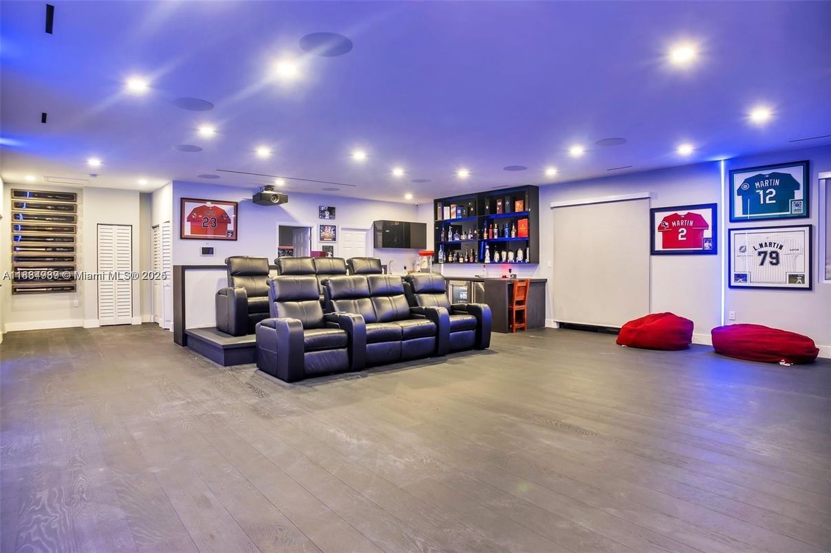 Interior, Recessed Lighting, Wood Texture Flooring