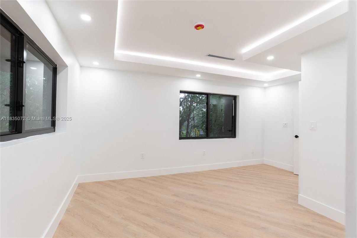 Empty room, Interior, Recessed Lighting, Wood Texture Flooring