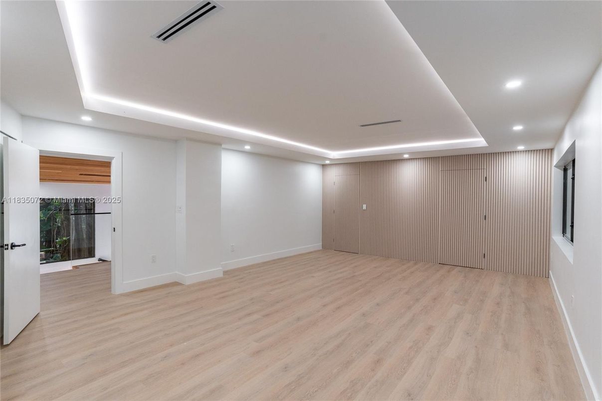 Empty room, Interior, Recessed Lighting, Wood Texture Flooring