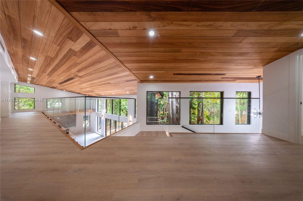 Empty room, Interior, Recessed Lighting, Wooden Ceilings, Wood Texture Flooring