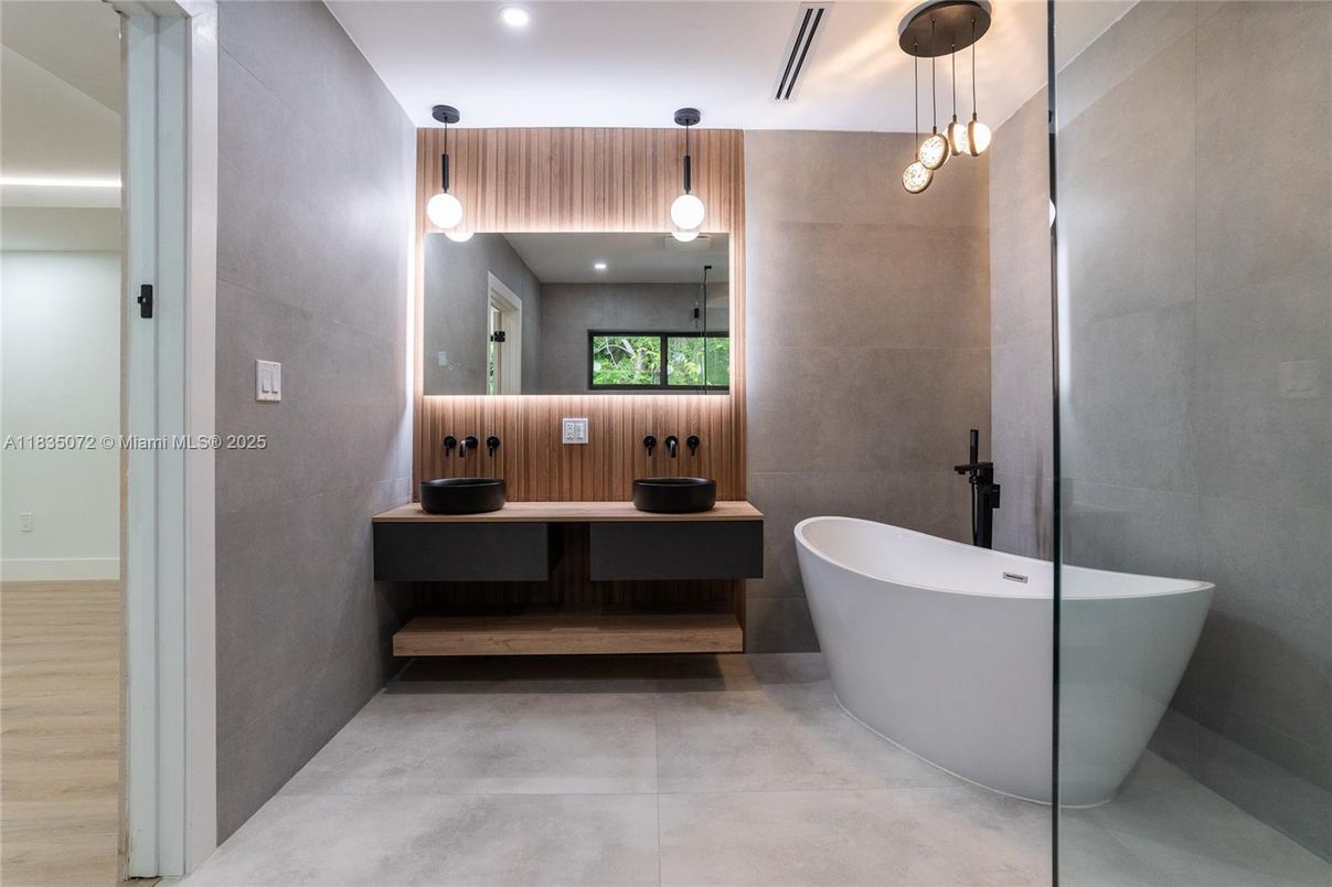 Bathroom, Dual Sink Vanities, Free Standing Baths, Interior, Pendant Lights, Recessed Lighting