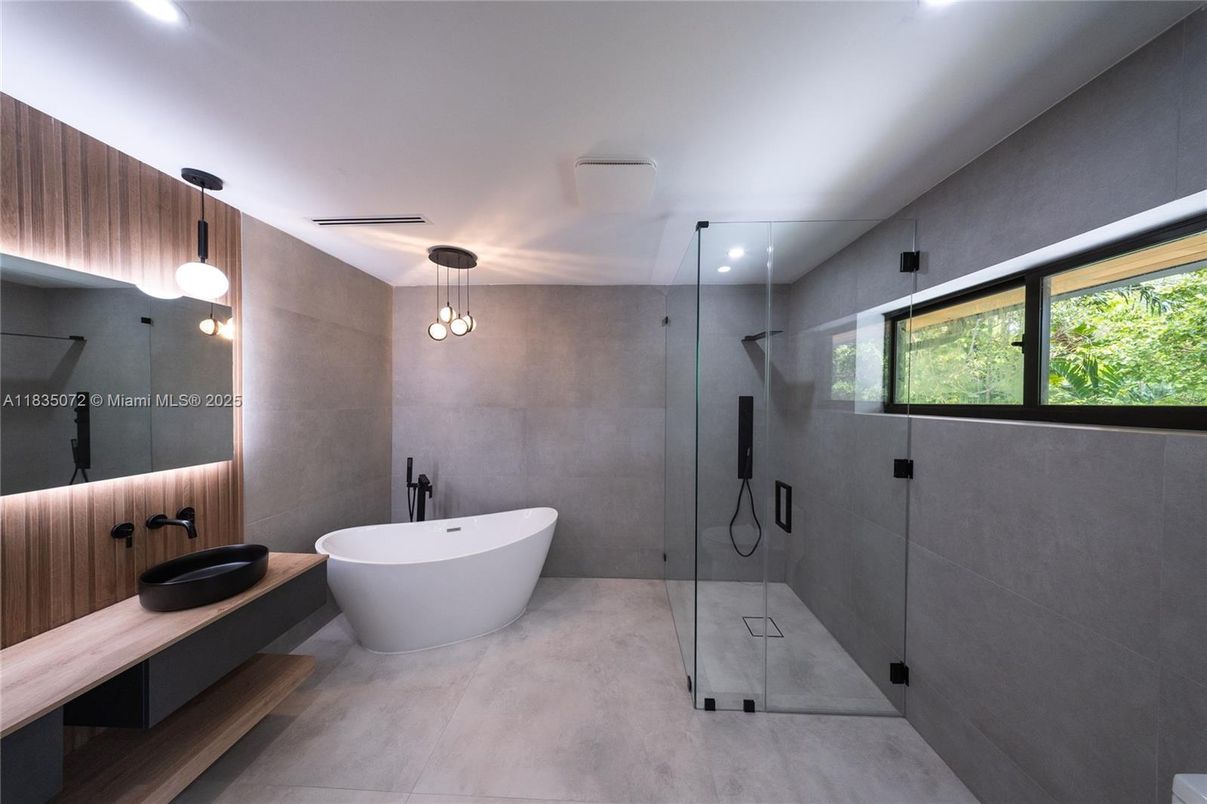 Bathroom, Dual Sink Vanities, Free Standing Baths, Glass Shower, Interior, Pendant Lights, Recessed Lighting