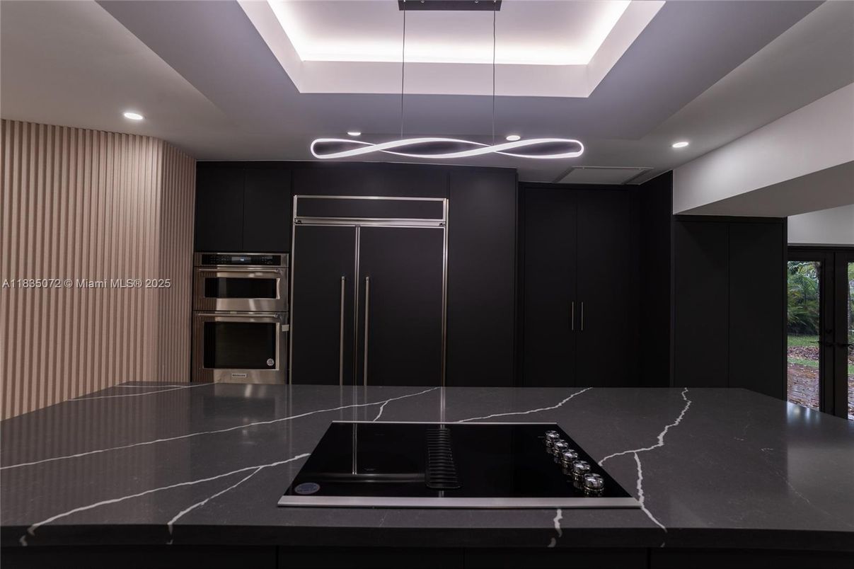 Interior, Pendant Lights, Recessed Lighting, Stainless Steel Appliances