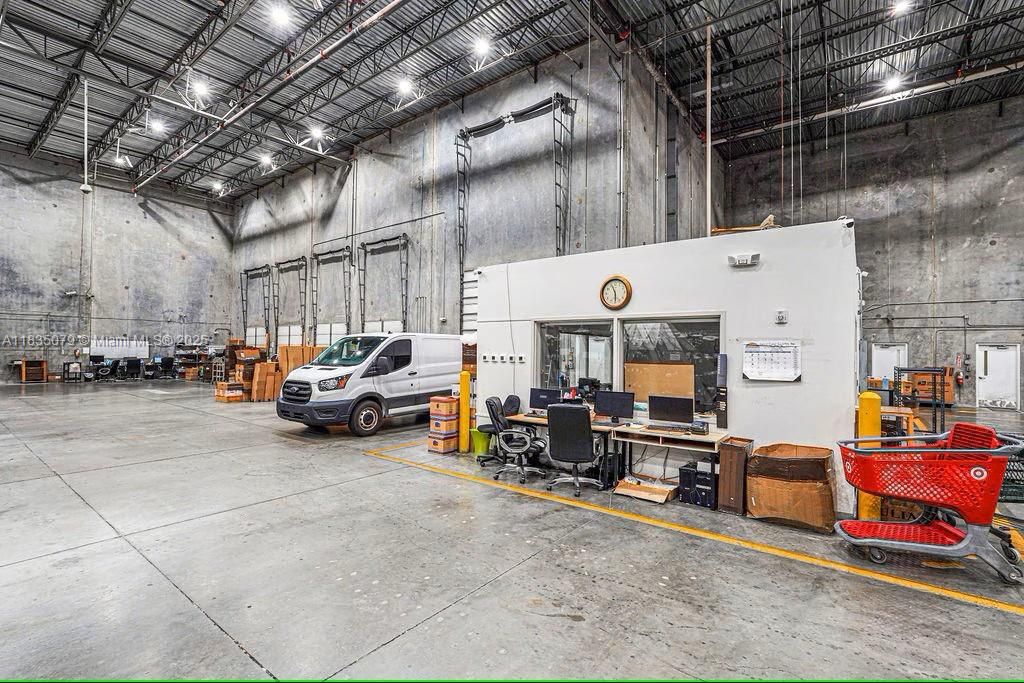 Garage, Interior, Recessed Lighting