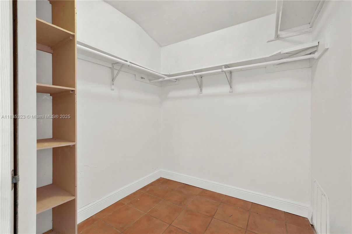 Interior, Walk-in Closets