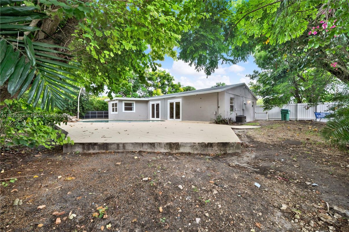Backyard, Exterior