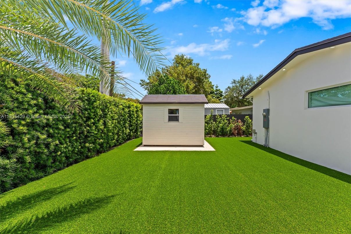 Backyard, Exterior