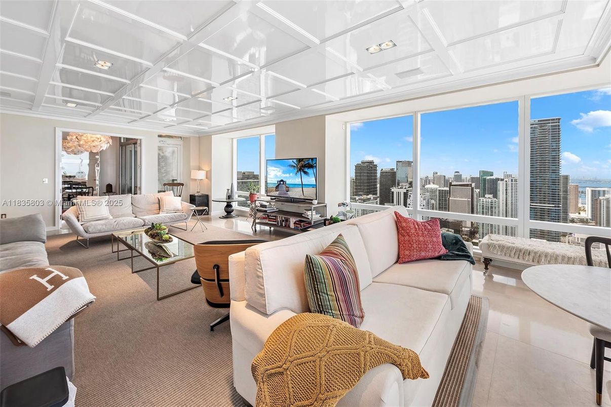 Interior, Living room, Water