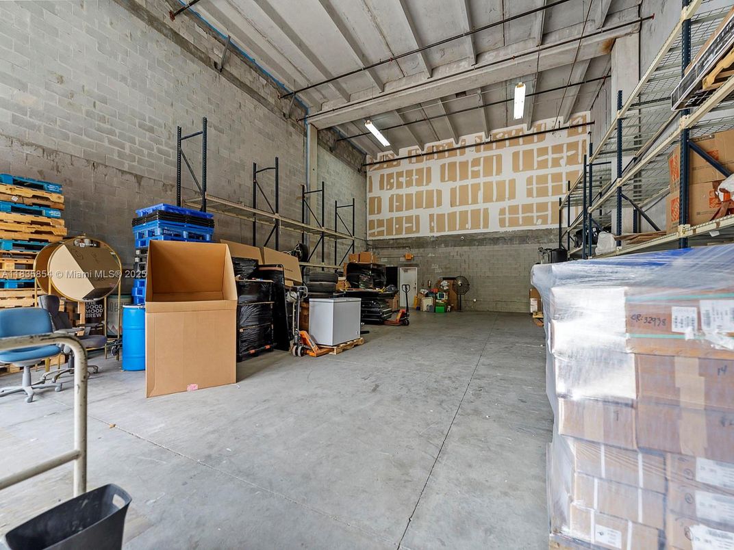 Garage, Interior, Stone Walls