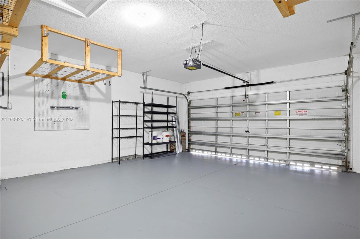 Garage, Interior