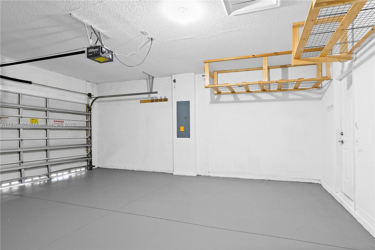 Garage, Interior