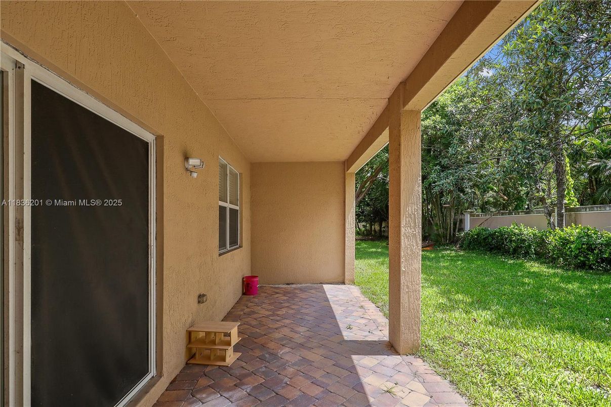 Backyard, Exterior