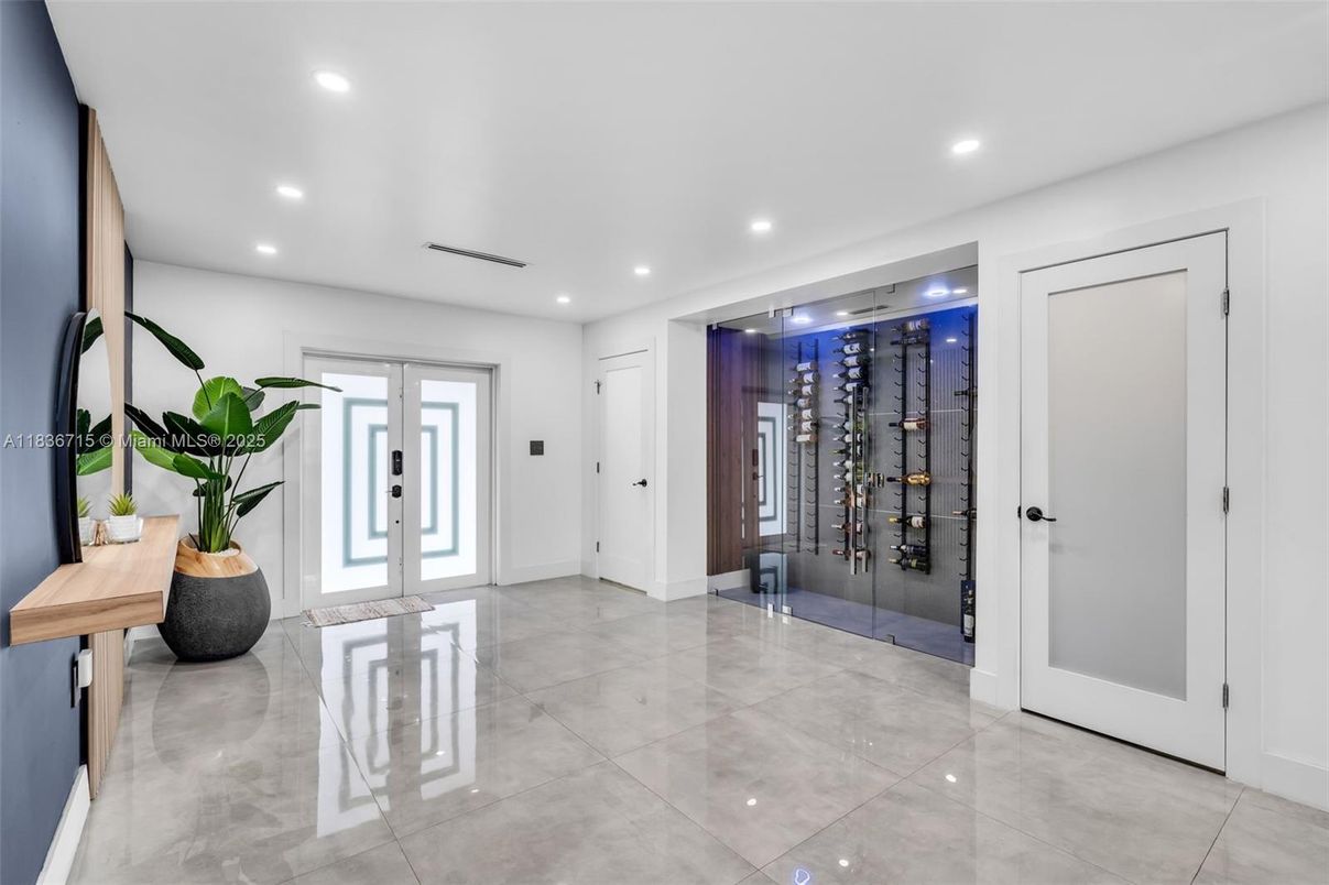 Interior, Recessed Lighting, Wine Storage