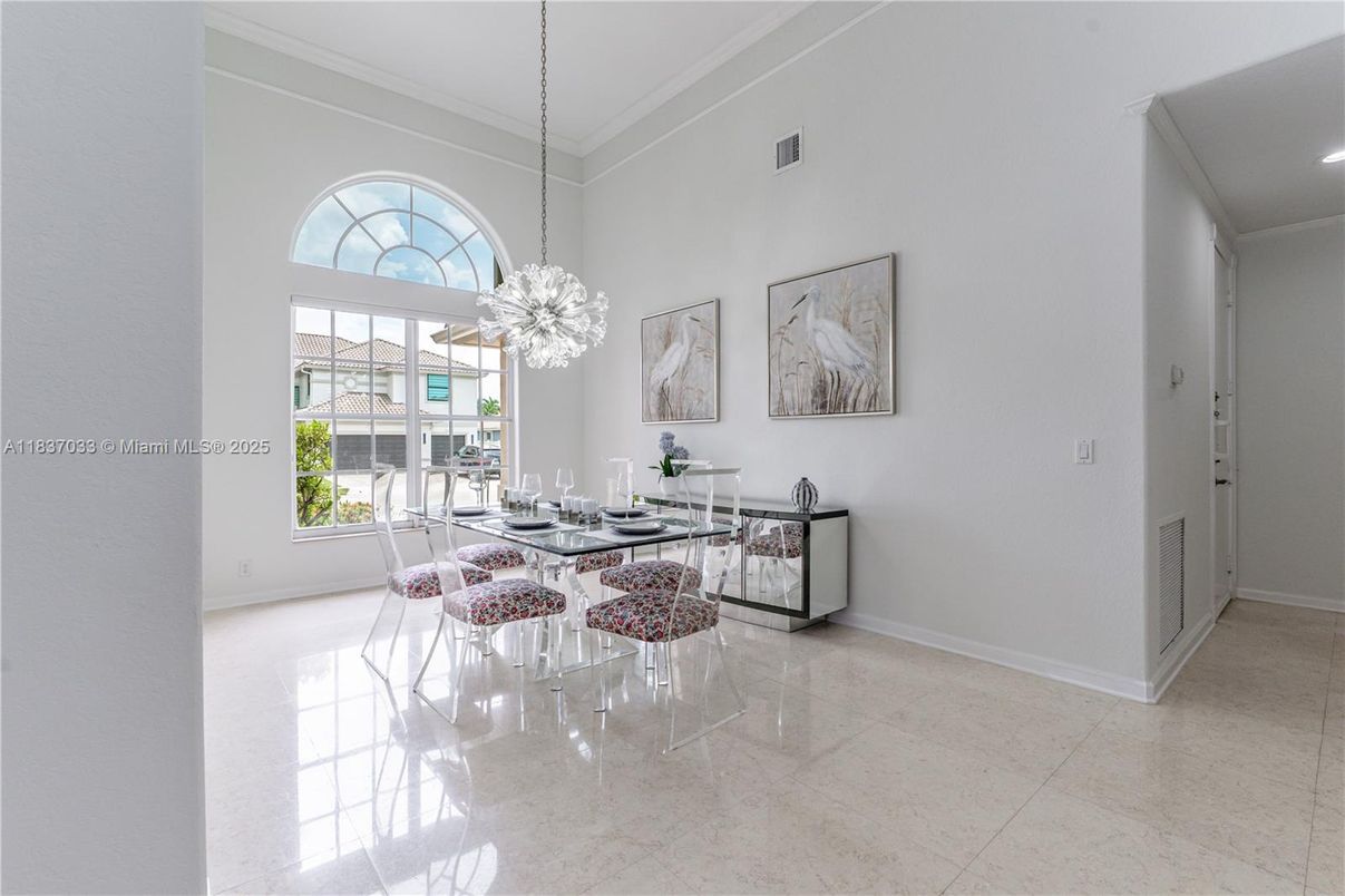 Dining room, Interior, Pendant Lights, Recessed Lighting